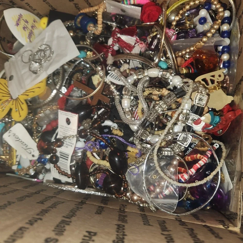 12 Lbs ALL True CRAFT REPAIR Junk  Jewelry Lot Bottom Of Bag Beads Smalls - Picture 4 of 7